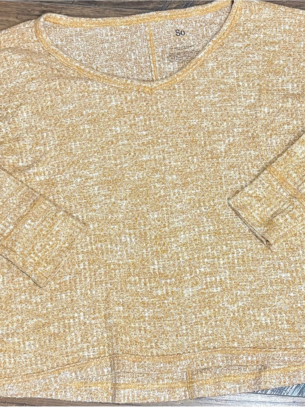 SO Men’s V-Neck Sweater in Mustard Heather